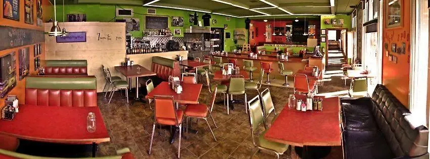 Super 8 Victoria Motel
